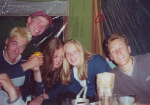 De buurmeissies op bezoek